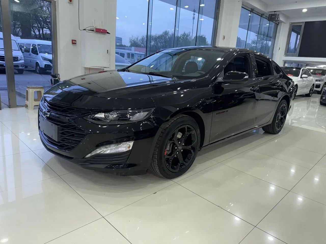Открыть галерею: Chevrolet 2022 Meridian XL 2.0T Redline 550T Sharp Edition Automatic Gear