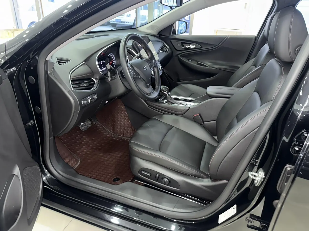 Chevrolet 2022 Meridian XL 2.0T Redline 550T Sharp Edition Automatic Gear 5
