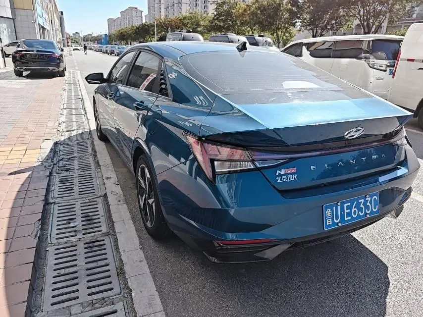 Hyundai 2021 Elantra -3-compartment 1.5 stepless LUX premium automatic gear 8