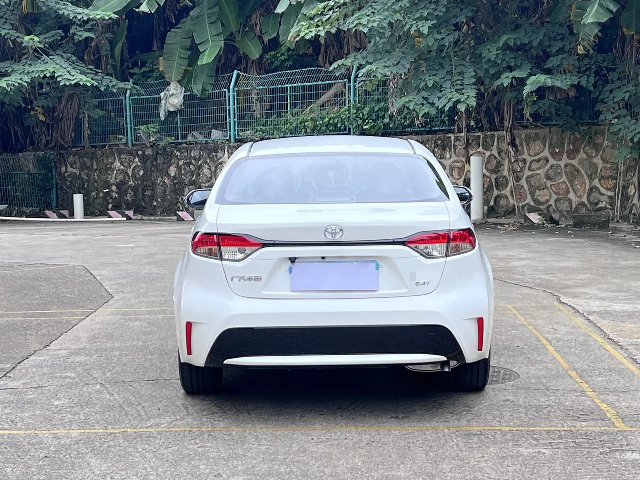 Toyota 2022 Lei Ling 1.2T Stepless 185T Deluxe Automatic Gear 2