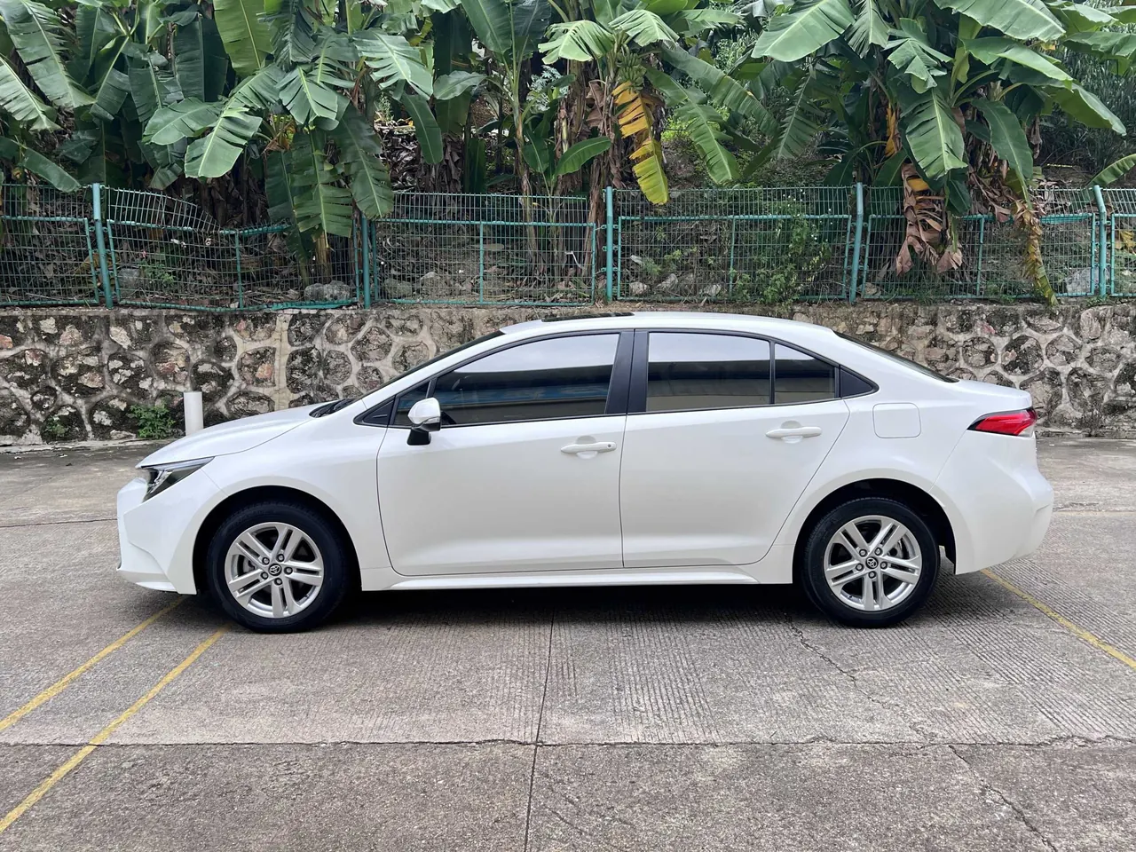 Toyota 2022 Lei Ling 1.2T Stepless 185T Deluxe Automatic Gear 3