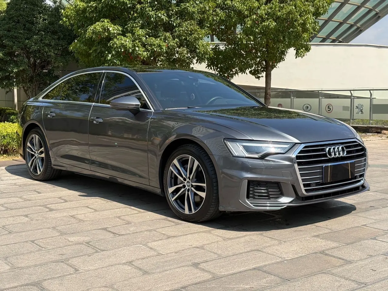 Audi 2021 A6L 2.0TFSI 40TFSI Deluxe Dynamic Automatic 2