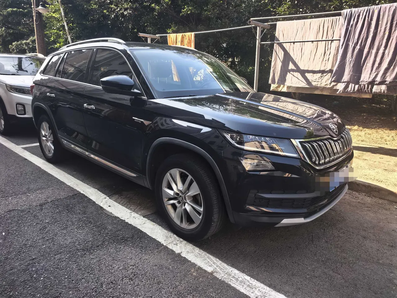 Skoda 2020 Kodiak 2.0TSI TSI 16500.00g Drive Deluxe Premium Edition 7-seat Automatic Gear 3