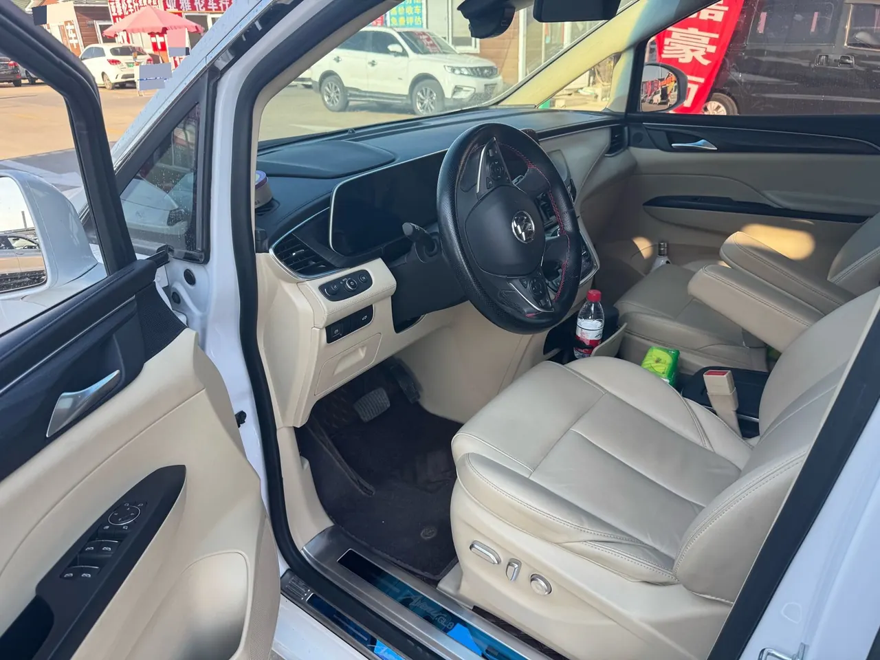 Buick 2022 GL8 ES Lu Zun 2.0T 653T Exclusive Automatic Gear 2