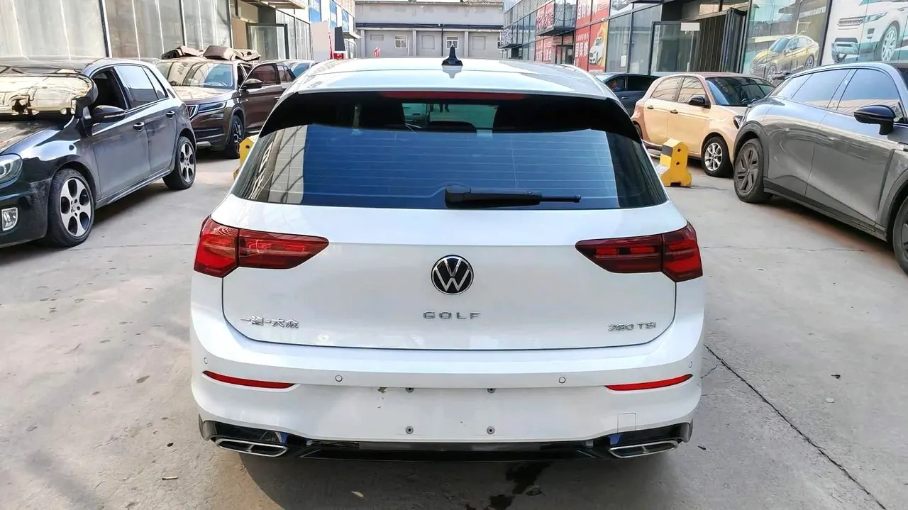Volkswagen 2021 Golf 8 R-Line 1.4TSI 280TSI Automatic 10
