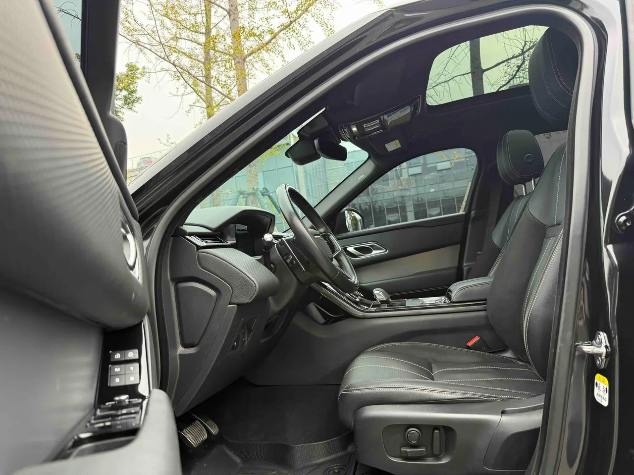 Land Rover Range Rover Star Vein (Imported) 2021 Range Rover Star Vein 2.0T P250 Black Collector's Edition Automatic Gear 6