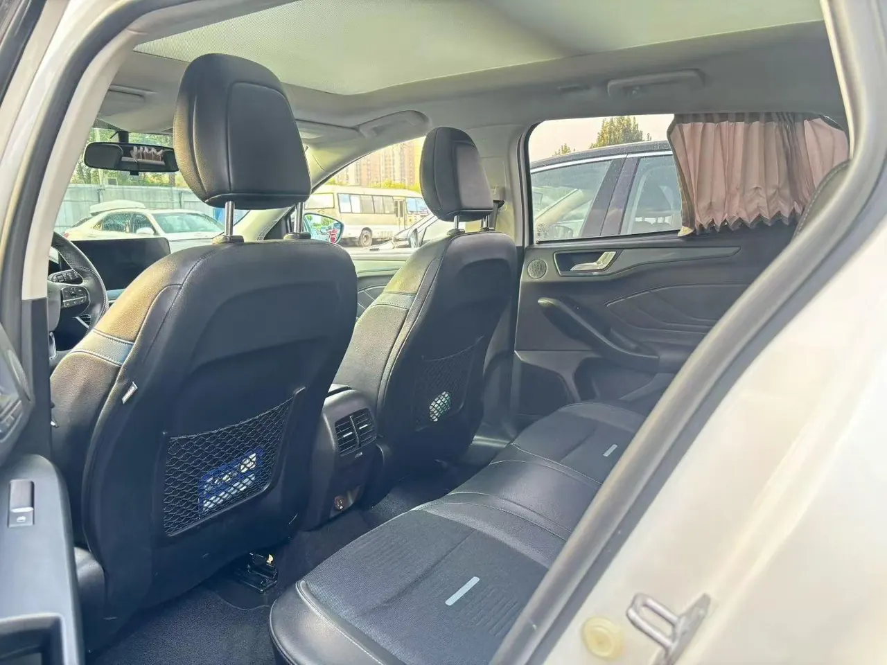 Ford 2021 Fox-hatchback 1.5T EcoBoost 180 Hunting Tide Automatic Gear 7