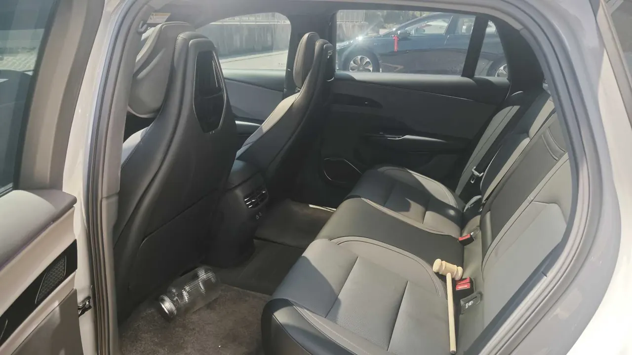 HongQi 2025 EH 7 640 4-wheel drive intelligent automatic gear 3