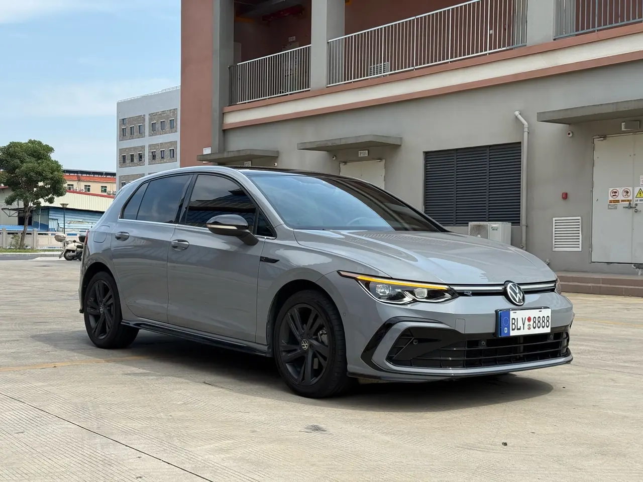 Volkswagen 2021 Golf 8 R-Line 1.4TSI 280TSI Automatic 11