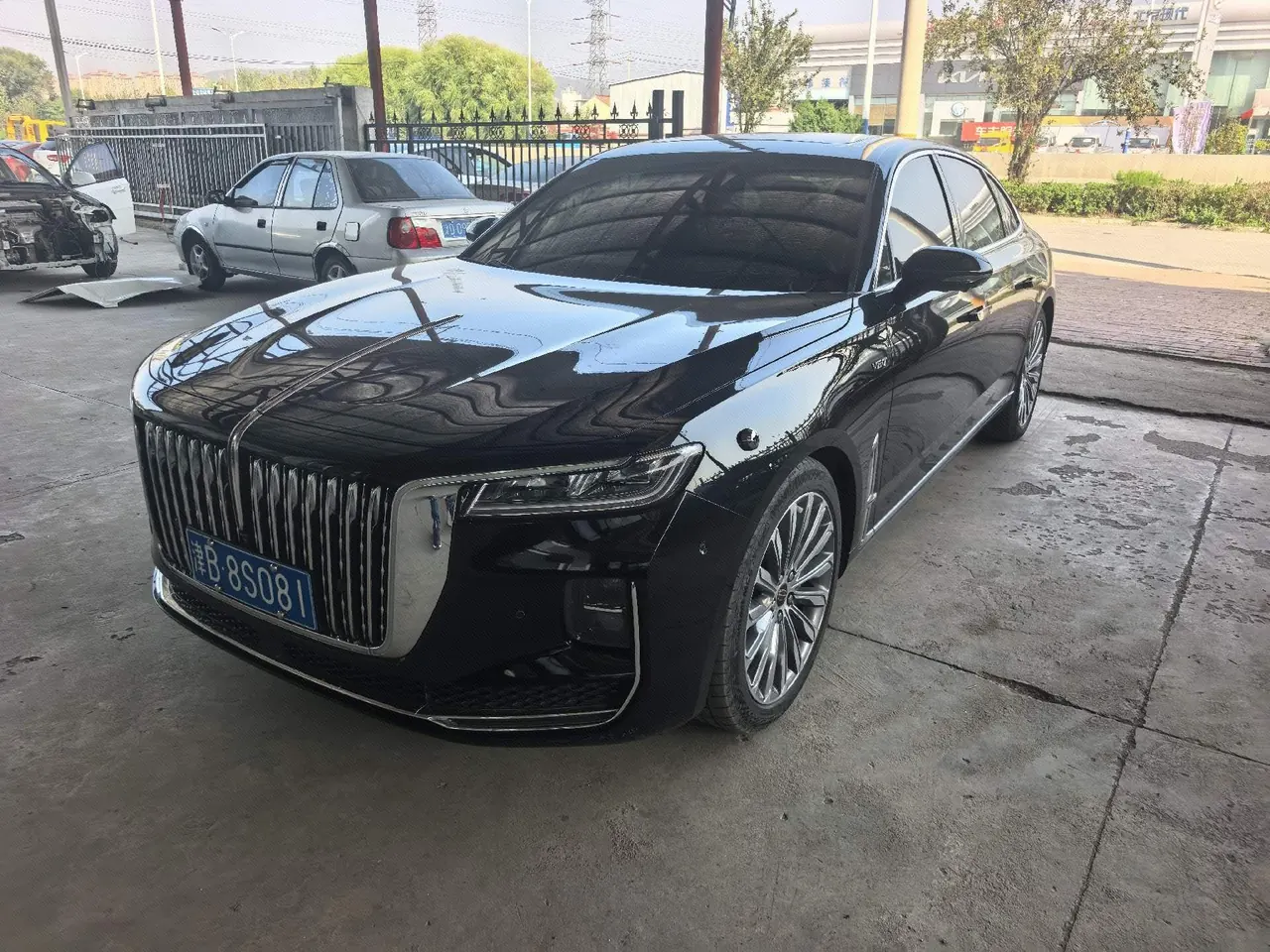 Open image lightbox: HongQi 2020 H9 3.0T Zhilian Flag Collar Four-seat Automatic Gear