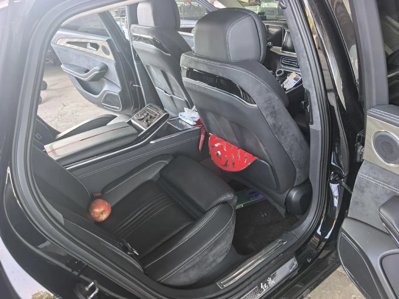 HongQi 2020 H9 3.0T Zhilian Flag Collar Four-seat Automatic Gear 11
