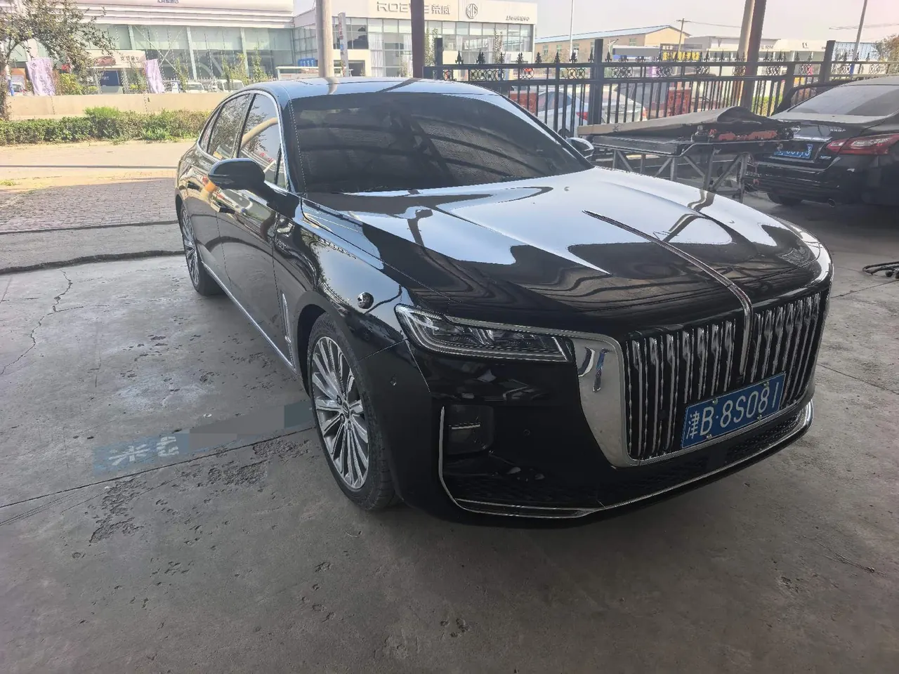 HongQi 2020 H9 3.0T Zhilian Flag Collar Four-seat Automatic Gear 3