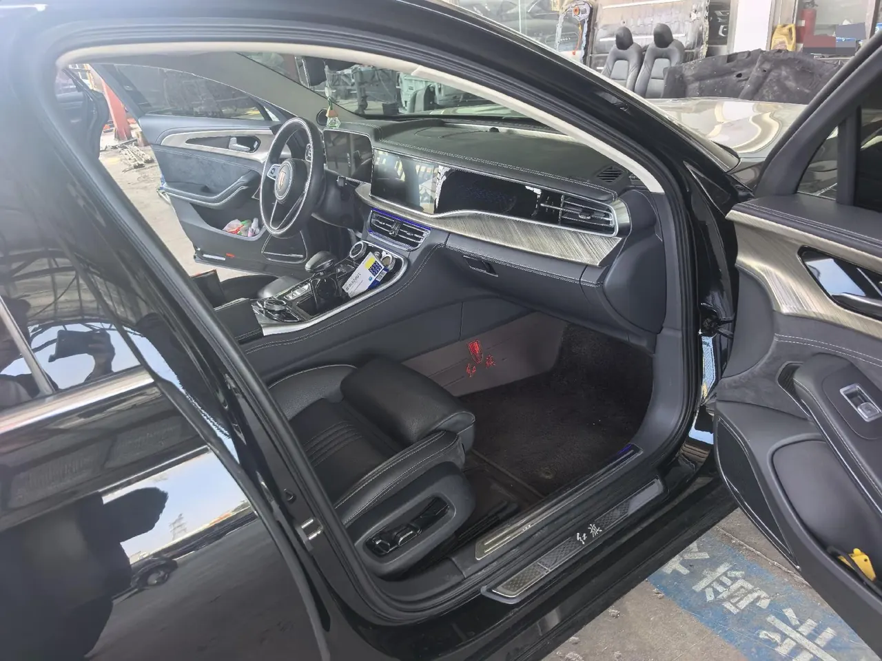HongQi 2020 H9 3.0T Zhilian Flag Collar Four-seat Automatic Gear 9