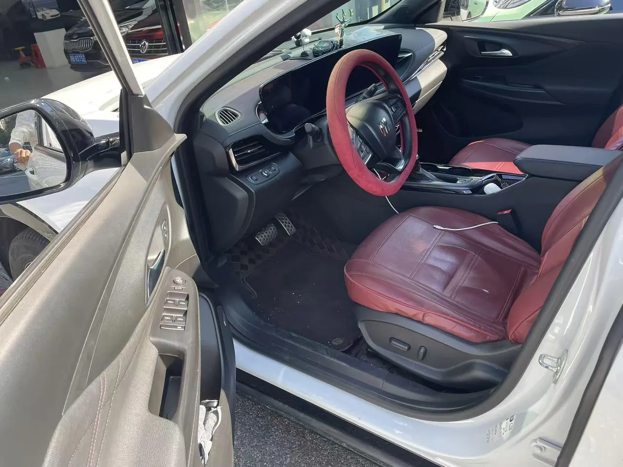 Buick 2022 high-spirited 1.5T stepless smart version of automatic gear 4