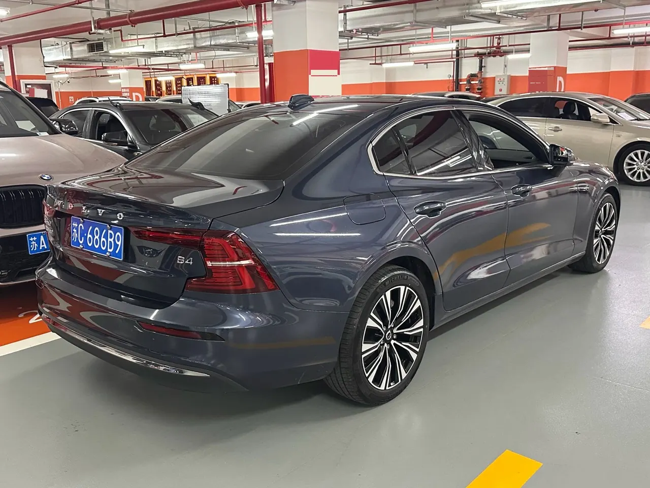Volvo 2026 S60 48V 2.0T B4 Zhiyuan Deluxe Edition Automatic Gear 3