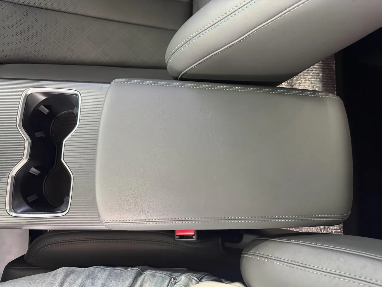 BYD 2026 Song L DM-i 1.5 Stepless 200KM Exceed Automatic Transmission 10