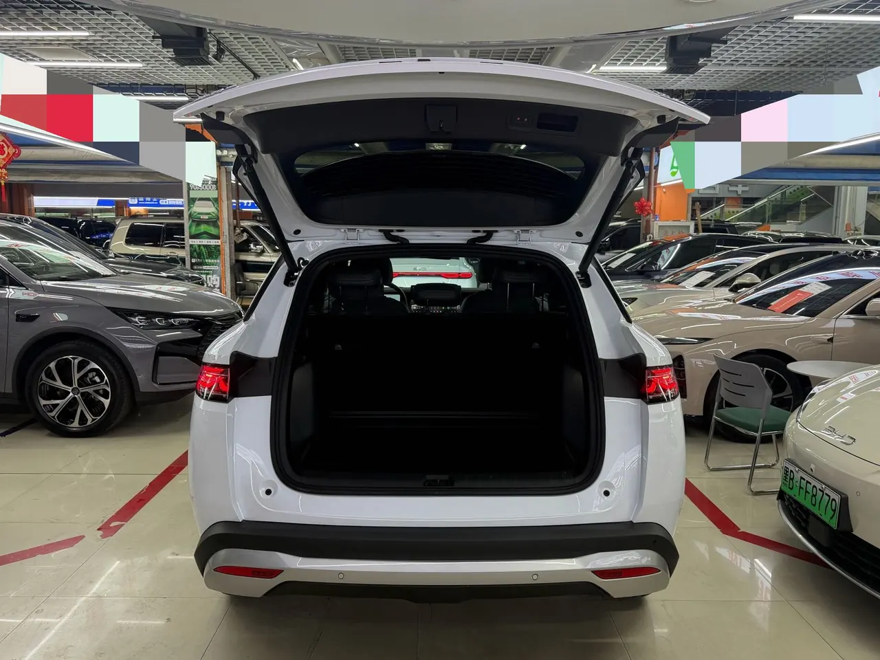 BYD 2026 Song L DM-i 1.5 Stepless 200KM Exceed Automatic Transmission 12