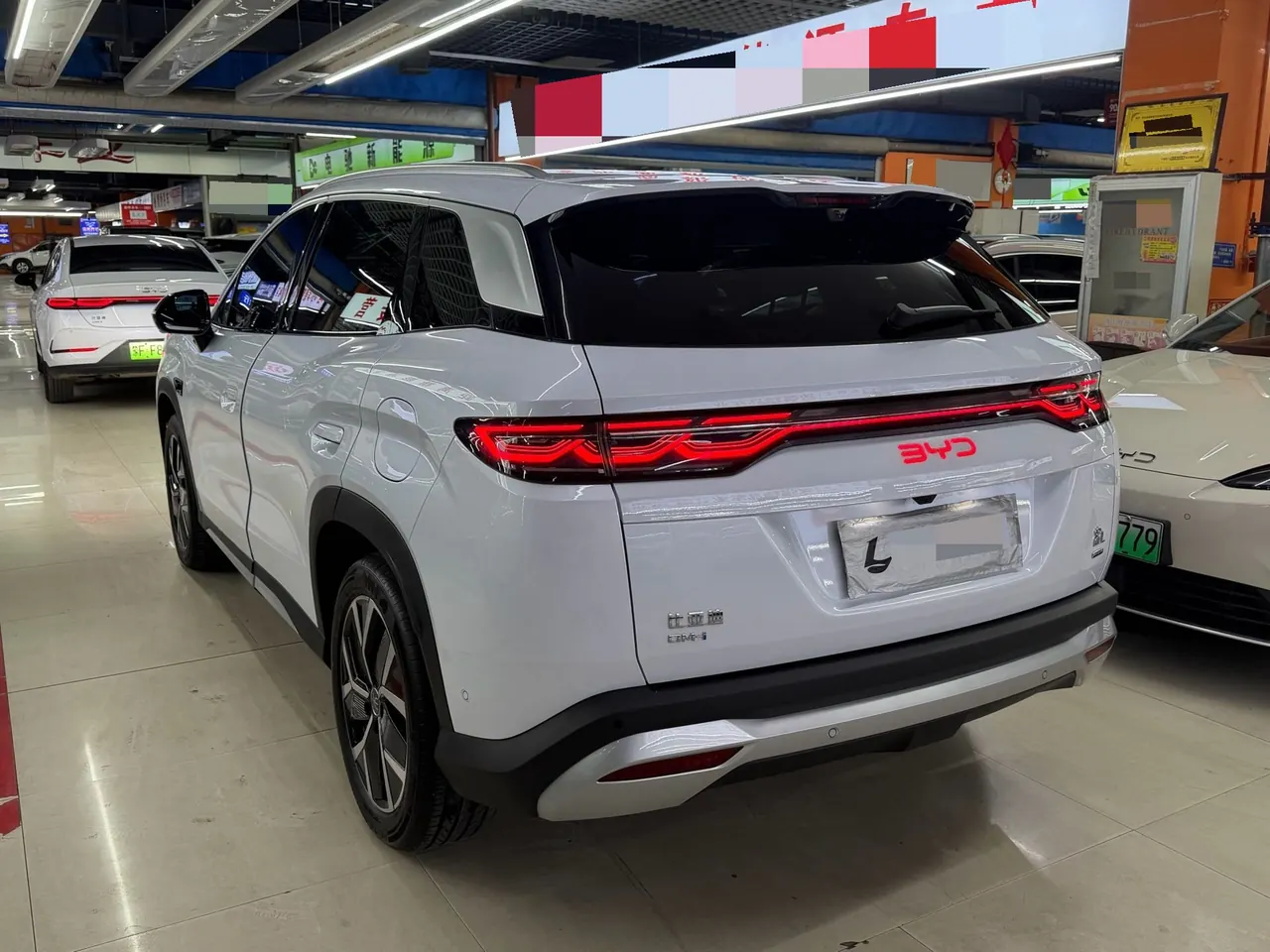 BYD 2026 Song L DM-i 1.5 Stepless 200KM Exceed Automatic Transmission 3
