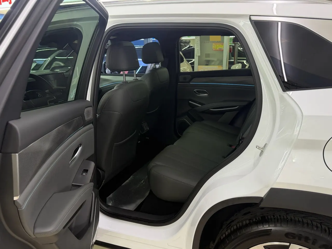 BYD 2026 Song L DM-i 1.5 Stepless 200KM Exceed Automatic Transmission 7
