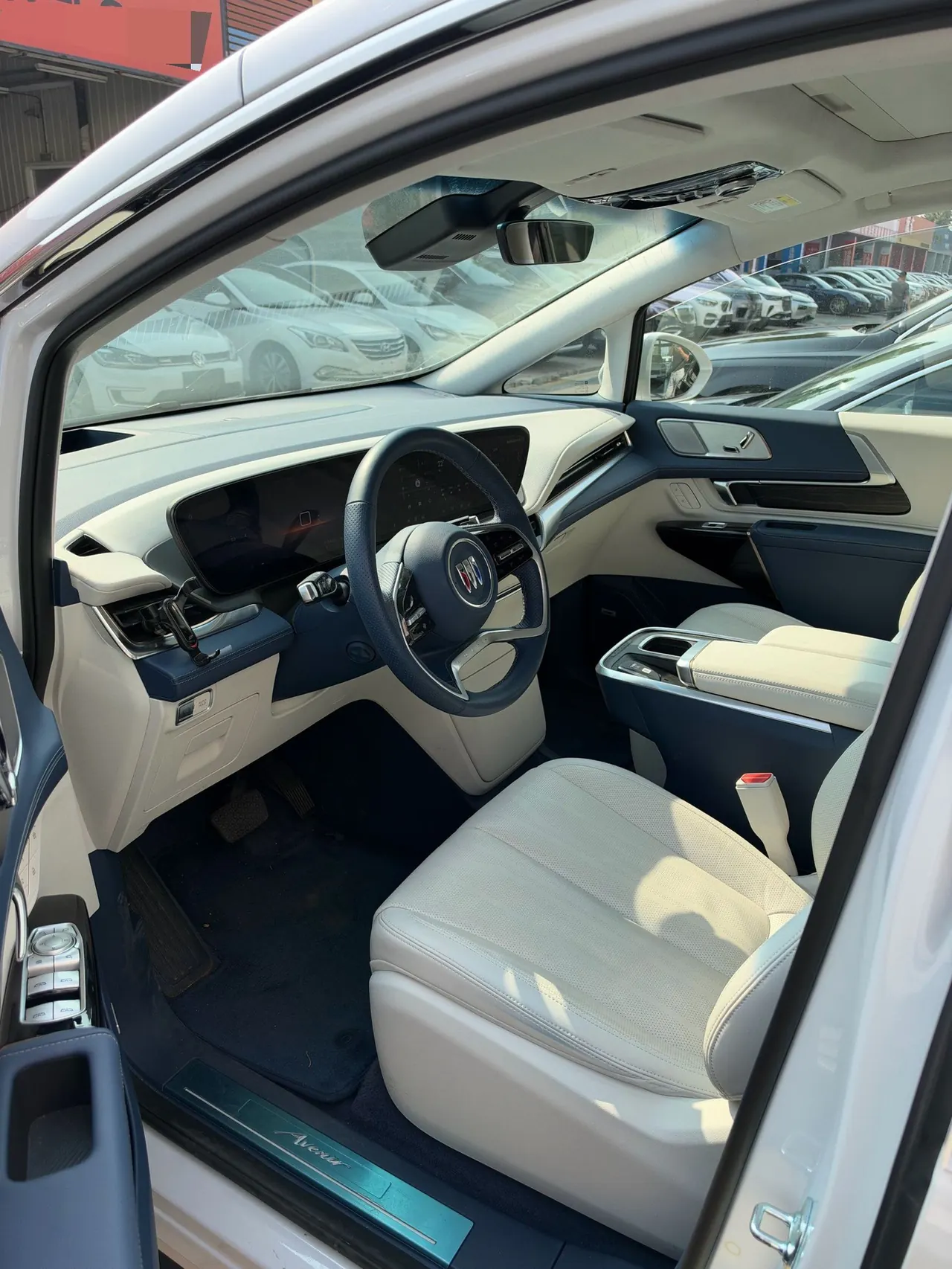 Buick 2023 Century 48V 2.0T Yunshi Edition 6-seat Automatic Gear 12