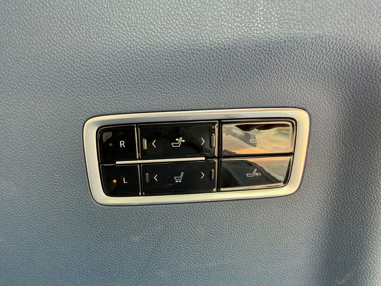Buick 2023 Century 48V 2.0T Yunshi Edition 6-seat Automatic Gear 9