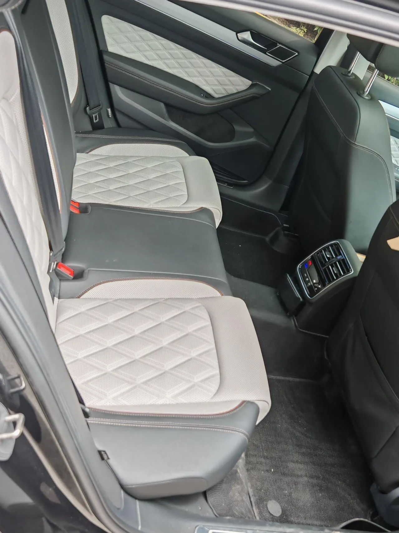Volkswagen 2024 Magotan 2.0TSI 330TSI 2 million luxury automatic gear 7