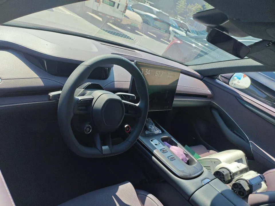MI 2024 SU 7 700km Rear Drive Long Endurance Smart Driving Edition Automatic Gear 6