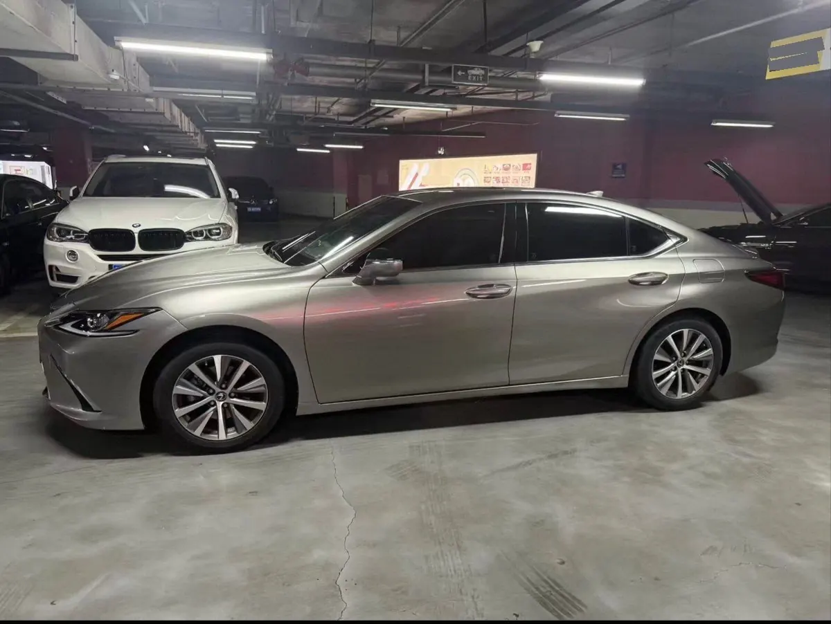 Lexus ES (Imported) 2021 ES260 2.5 Excellence Automatic Gear 3