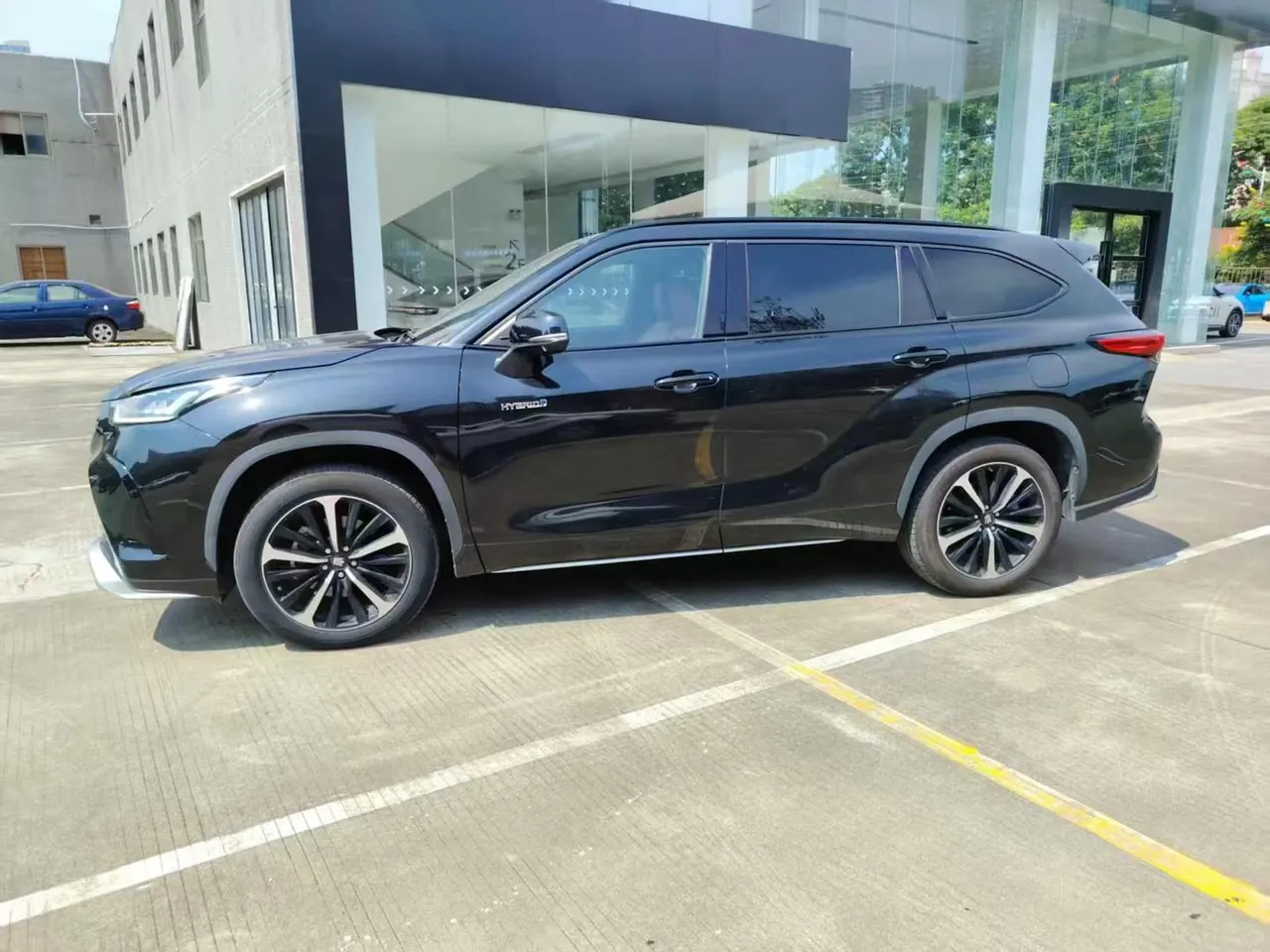 Toyota 2021 Crown Land Release 2.5 Stepless Four-wheel Drive Flagship Automatic Gear 4