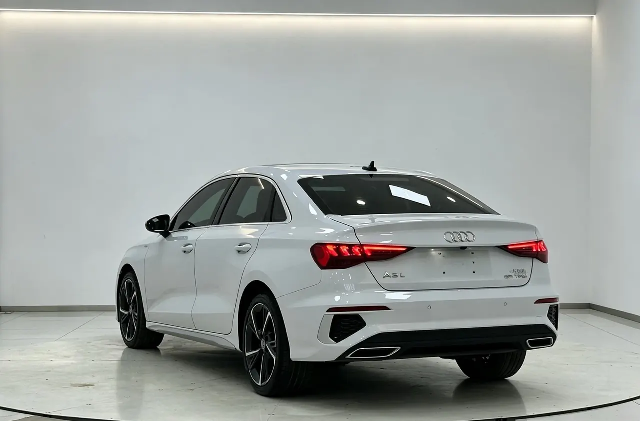 Audi 2022 A3L Limousine 1.4TFSI 35TFSI Fashion Sports Automatic 2