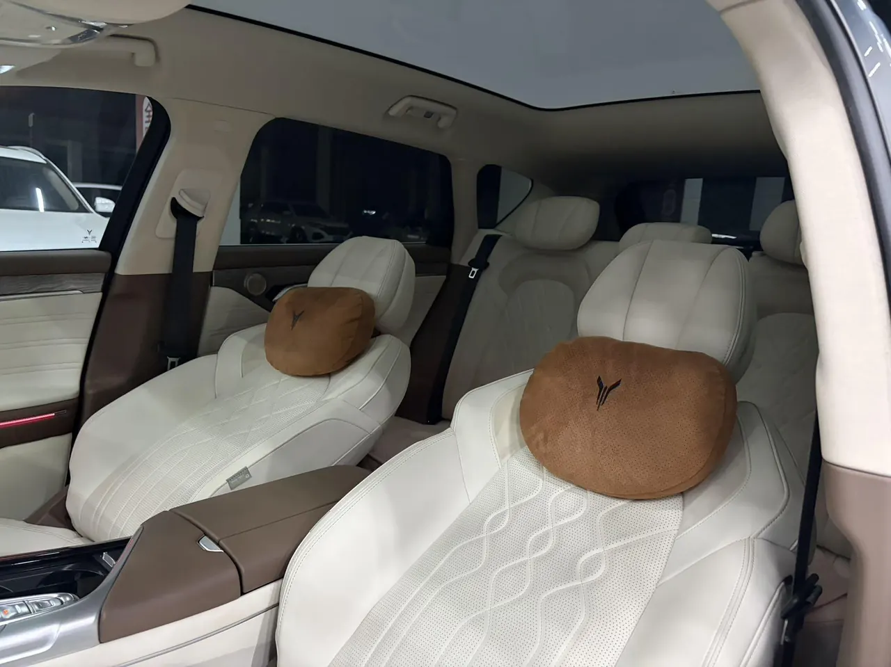 Voyah 2021 FREE four-wheel drive extended range version luxury bag automatic gear 11