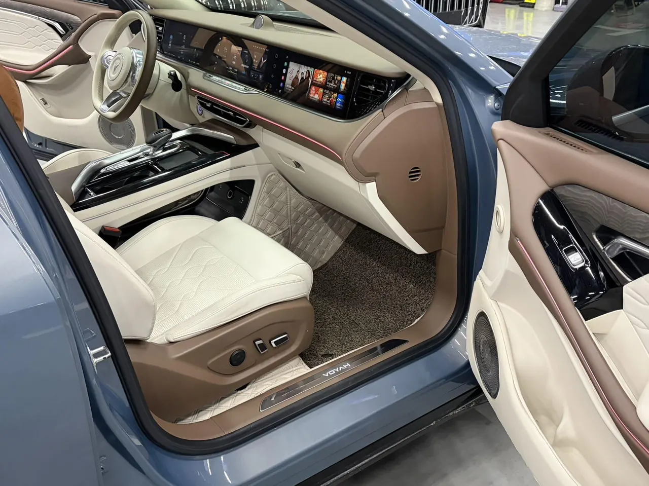 Voyah 2021 FREE four-wheel drive extended range version luxury bag automatic gear 7