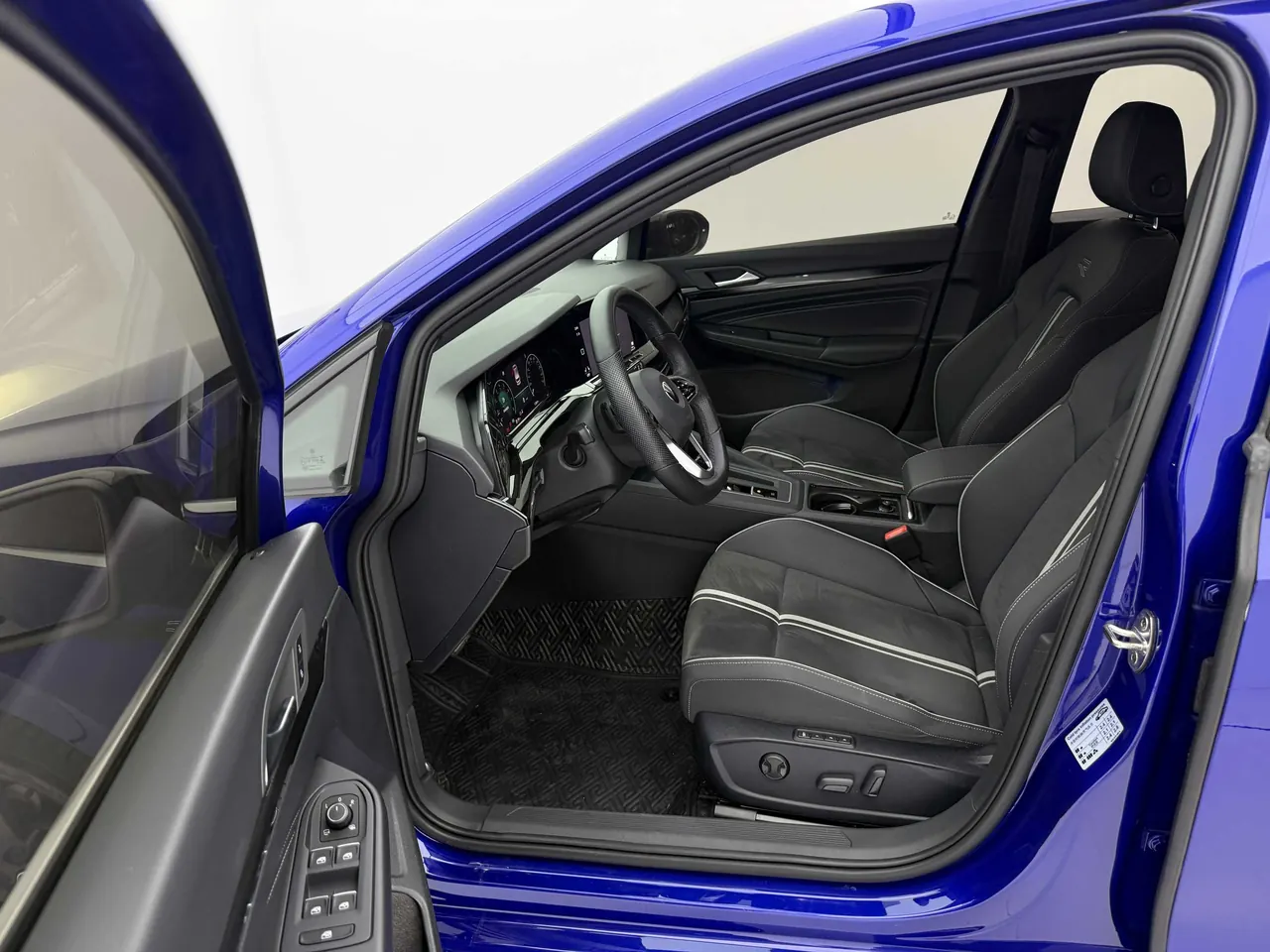 Volkswagen 2021 Golf 8 R-Line 1.4TSI 280TSI Automatic 9