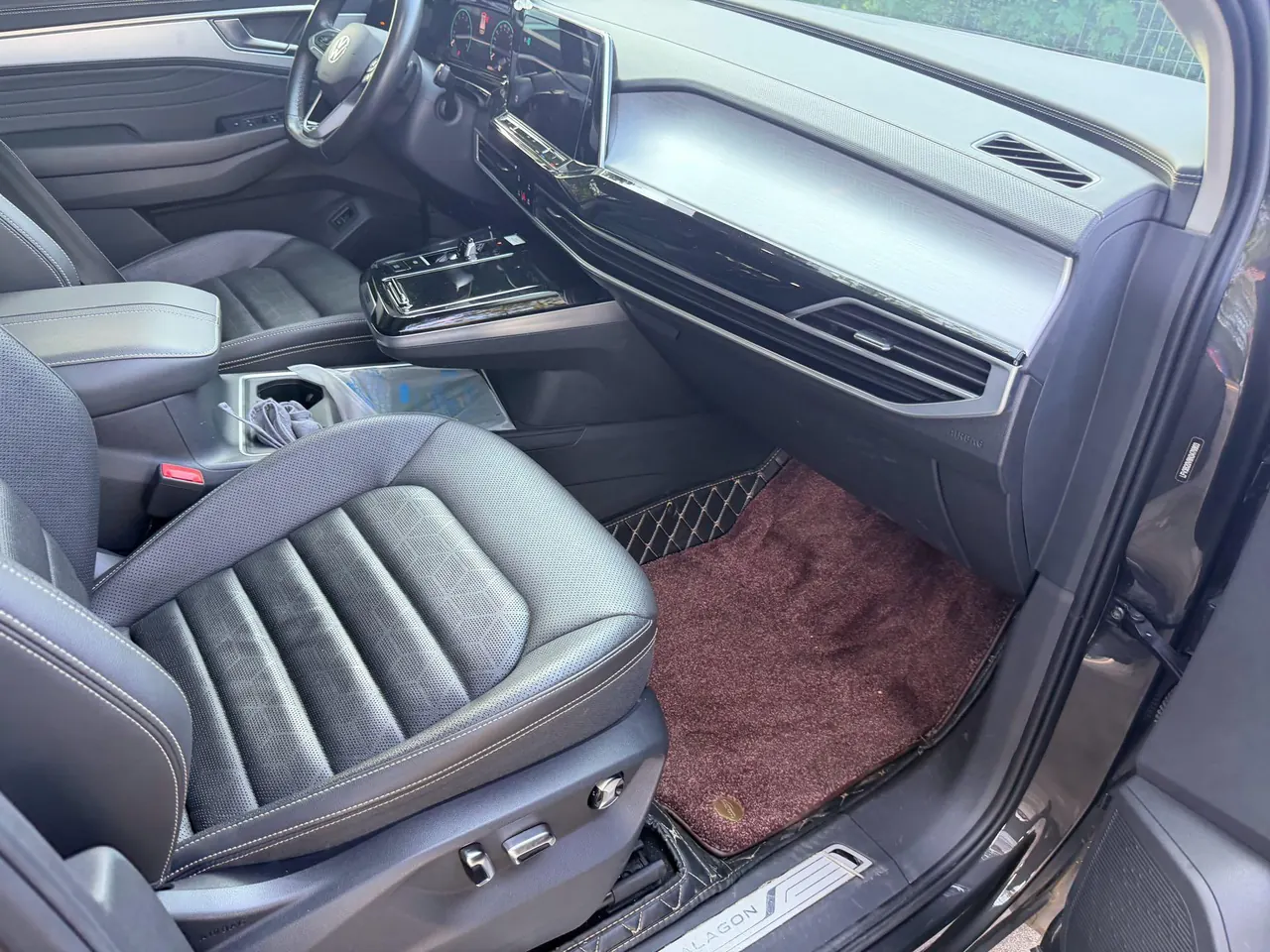 Volkswagen 2022 model range 2.0TSI 380TSI four-wheel drive luxury version Pro6 automatic gear 4