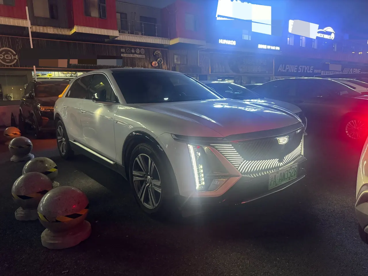 Cadillac 2022 LYRIQ (Sharp Song) Rear Drive Long Endurance Premium Edition Automatic Gear 2