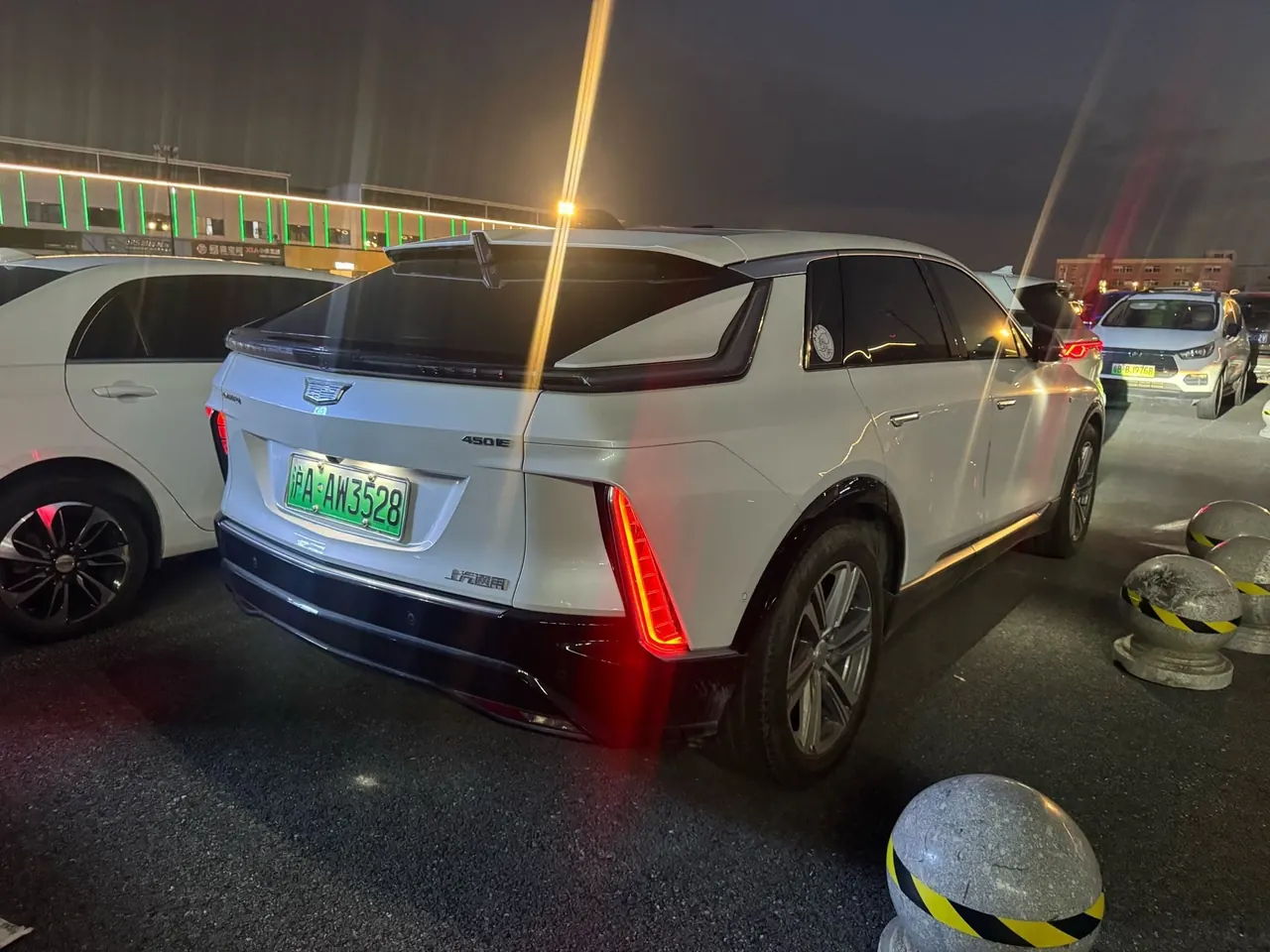 Cadillac 2022 LYRIQ (Sharp Song) Rear Drive Long Endurance Premium Edition Automatic Gear 4