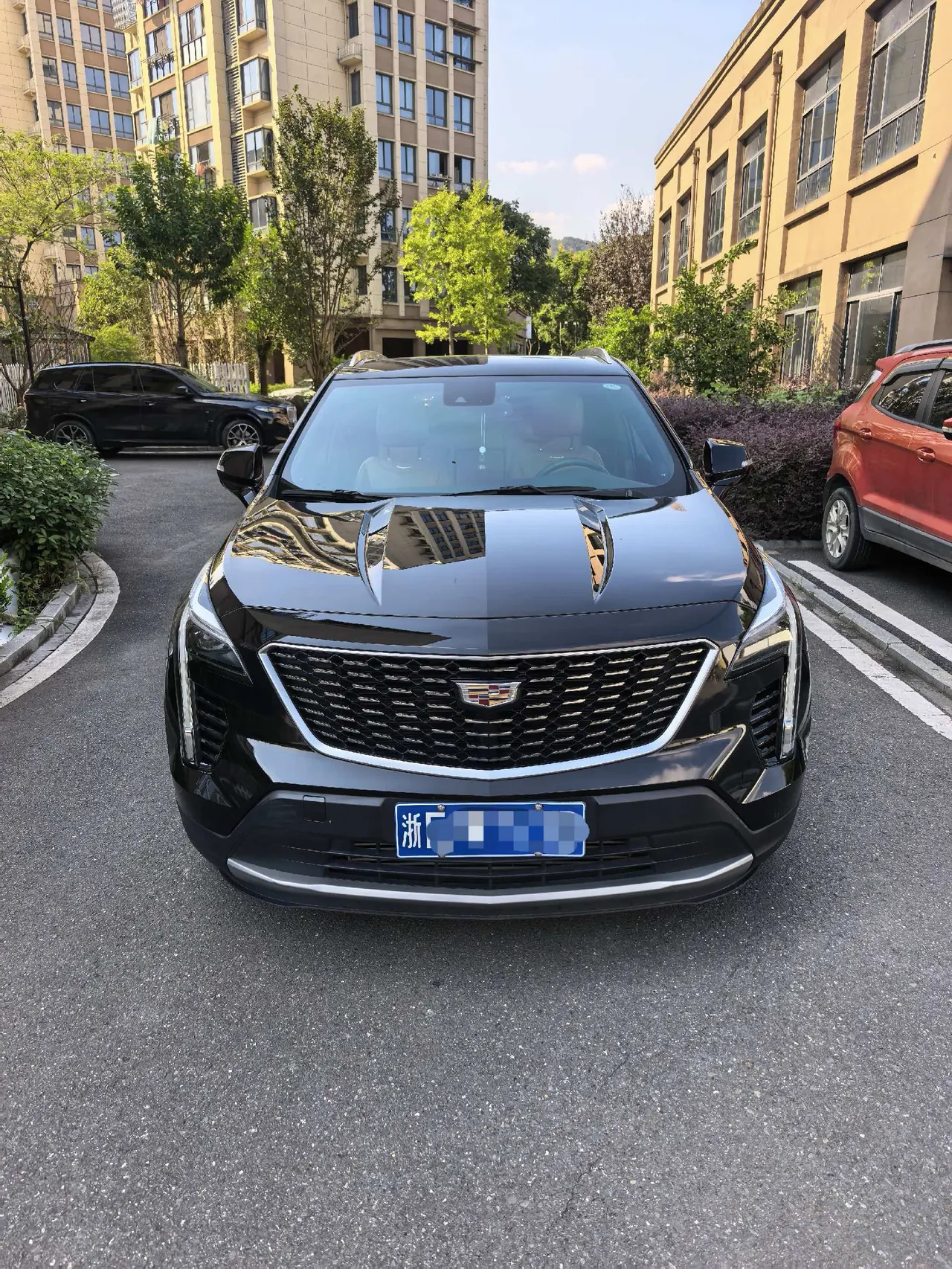 Cadillac 2022 XT4 48V 2.0T 28T two-wheel drive distinguished automatic gear 2