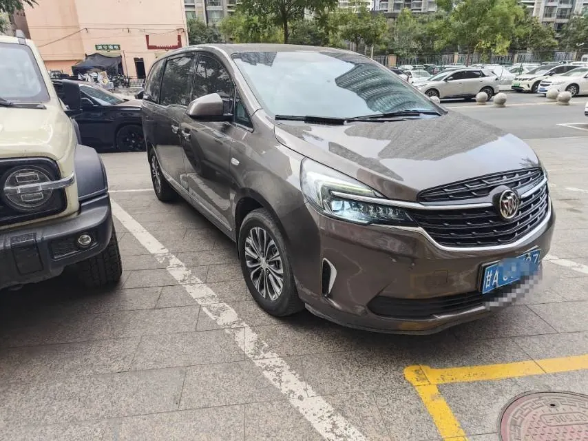 Buick 2022 GL8 Land Business Class 48V 2.0T 652T Luxury Automatic Gear 2