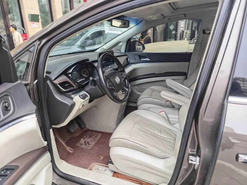 Buick 2022 GL8 Land Business Class 48V 2.0T 652T Luxury Automatic Gear 7