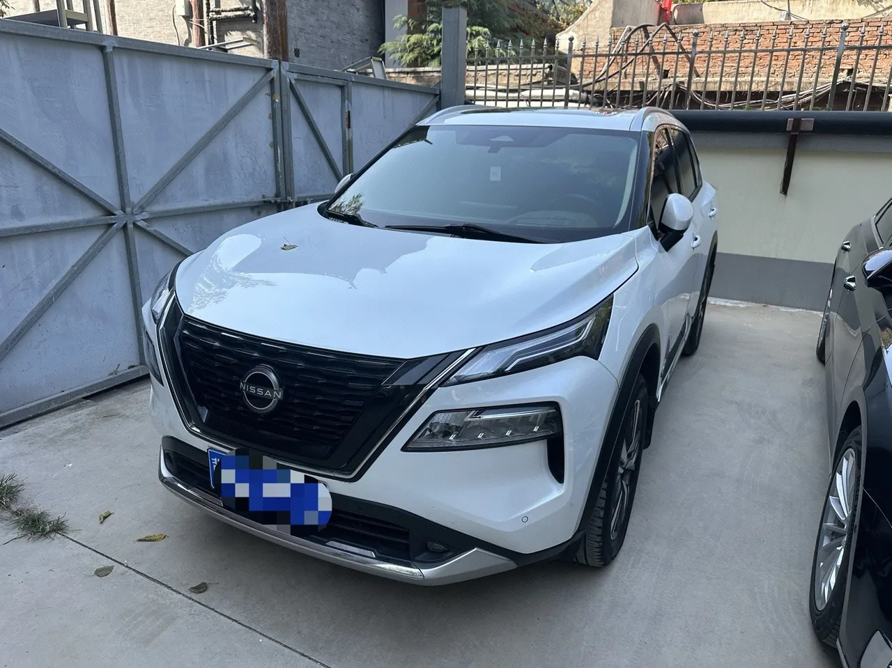Открыть галерею: Nissan 2023 Qijun e-POWER Super Mixed Dual Motor Four-wheel Drive Extreme Automatic Gear