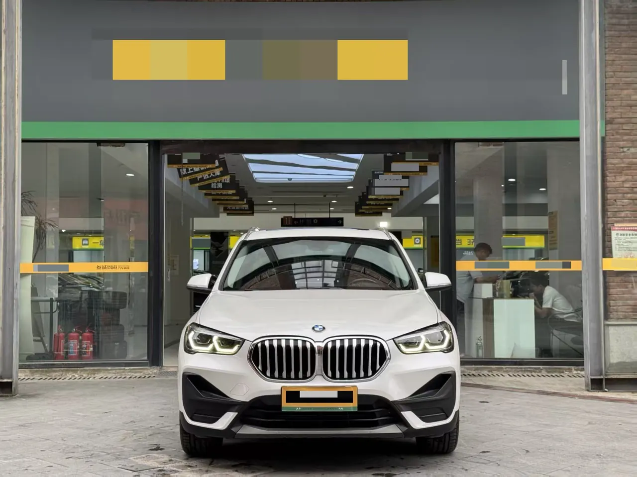 BMW 2021 X1 sDrive25Li 2.0T Leading Automatic Gear 2
