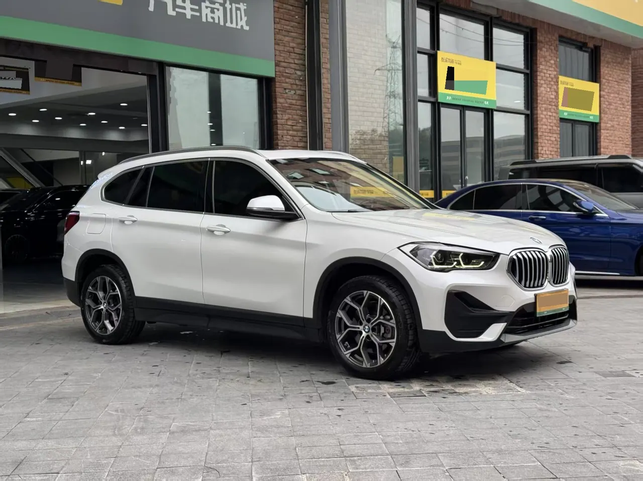 BMW 2021 X1 sDrive25Li 2.0T Leading Automatic Gear 3