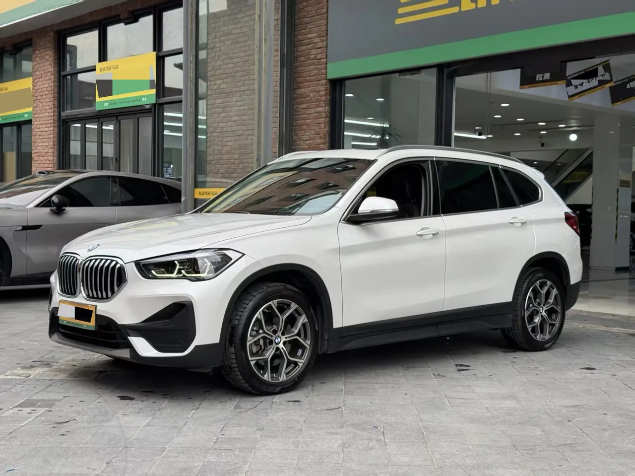 BMW 2021 X1 sDrive25Li 2.0T Leading Automatic Gear 4