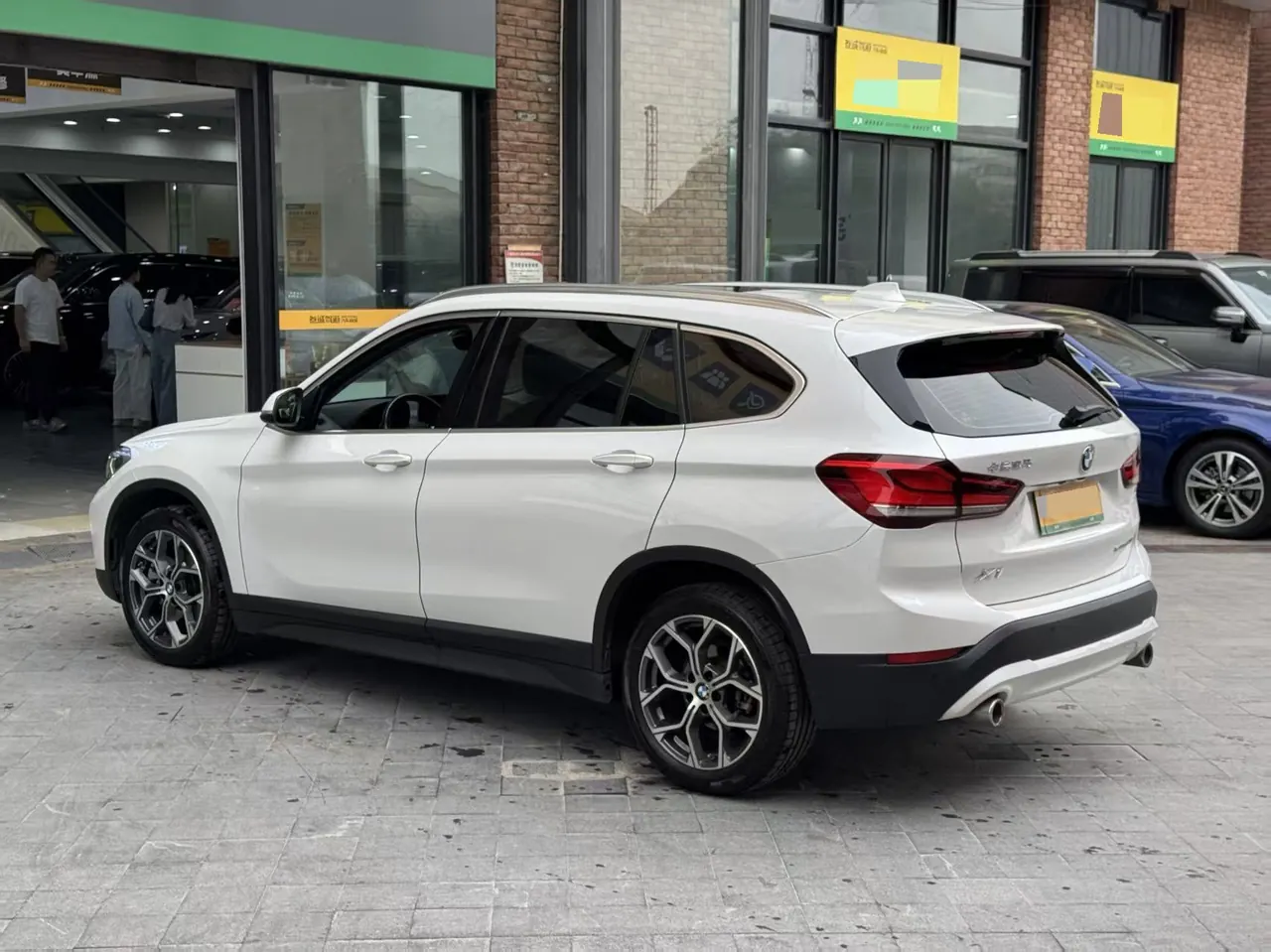 BMW 2021 X1 sDrive25Li 2.0T Leading Automatic Gear 5