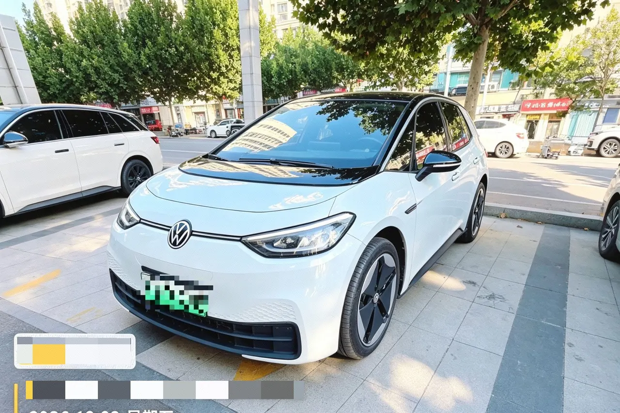 Volkswagen 2023 ID. 3 Pure Smart Edition Automatic Transmission - View 1