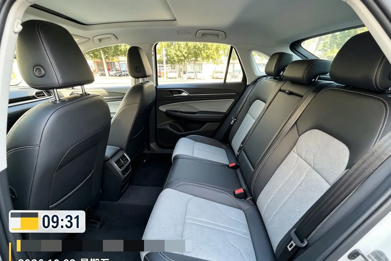 Volkswagen 2023 ID. 3 Pure Smart Edition Automatic Transmission 3