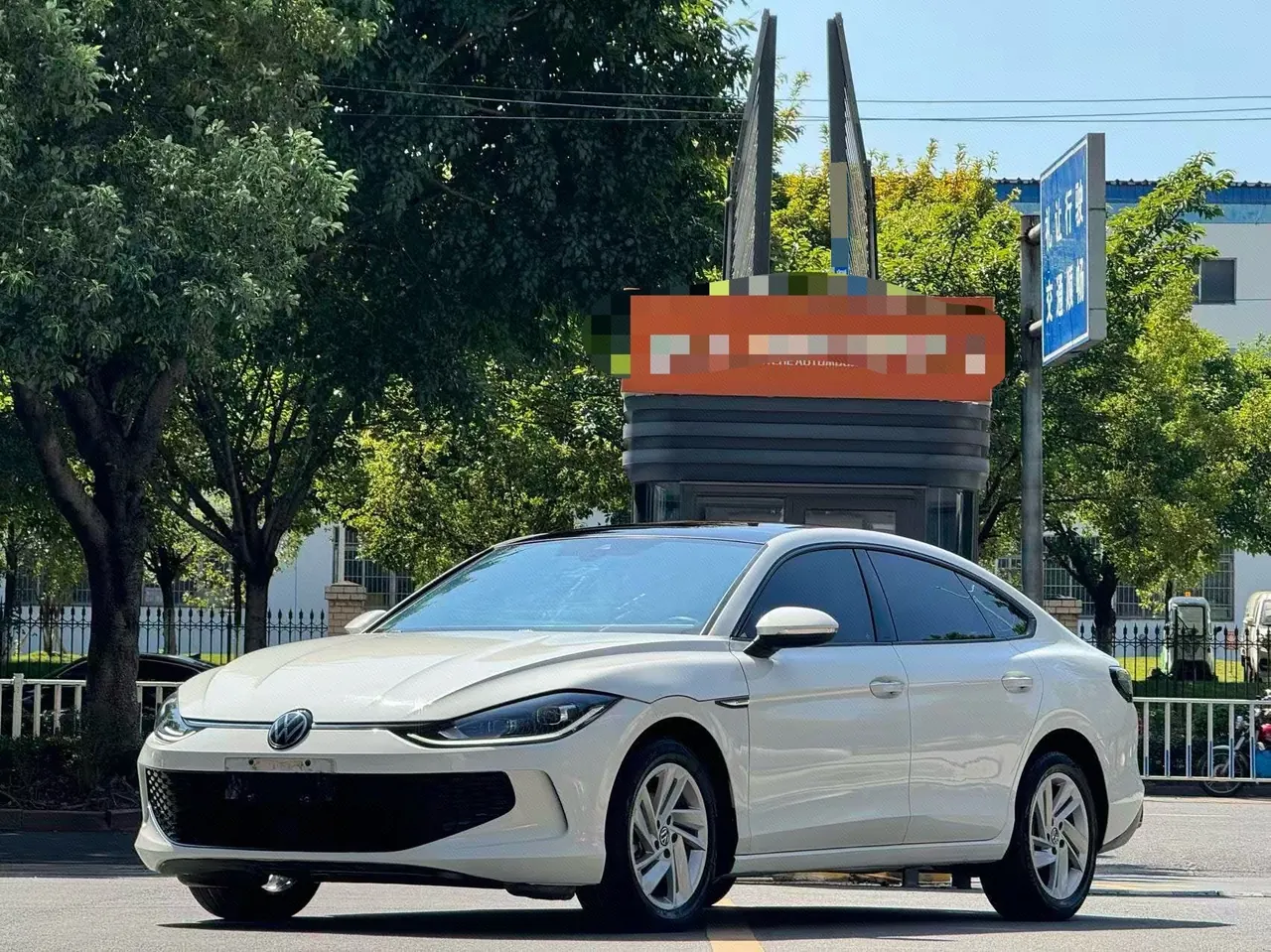 Открыть галерею: Volkswagen 2023 Ling Du L 1.4TSI 280TSI Cool Hot Edition Automatic Gear