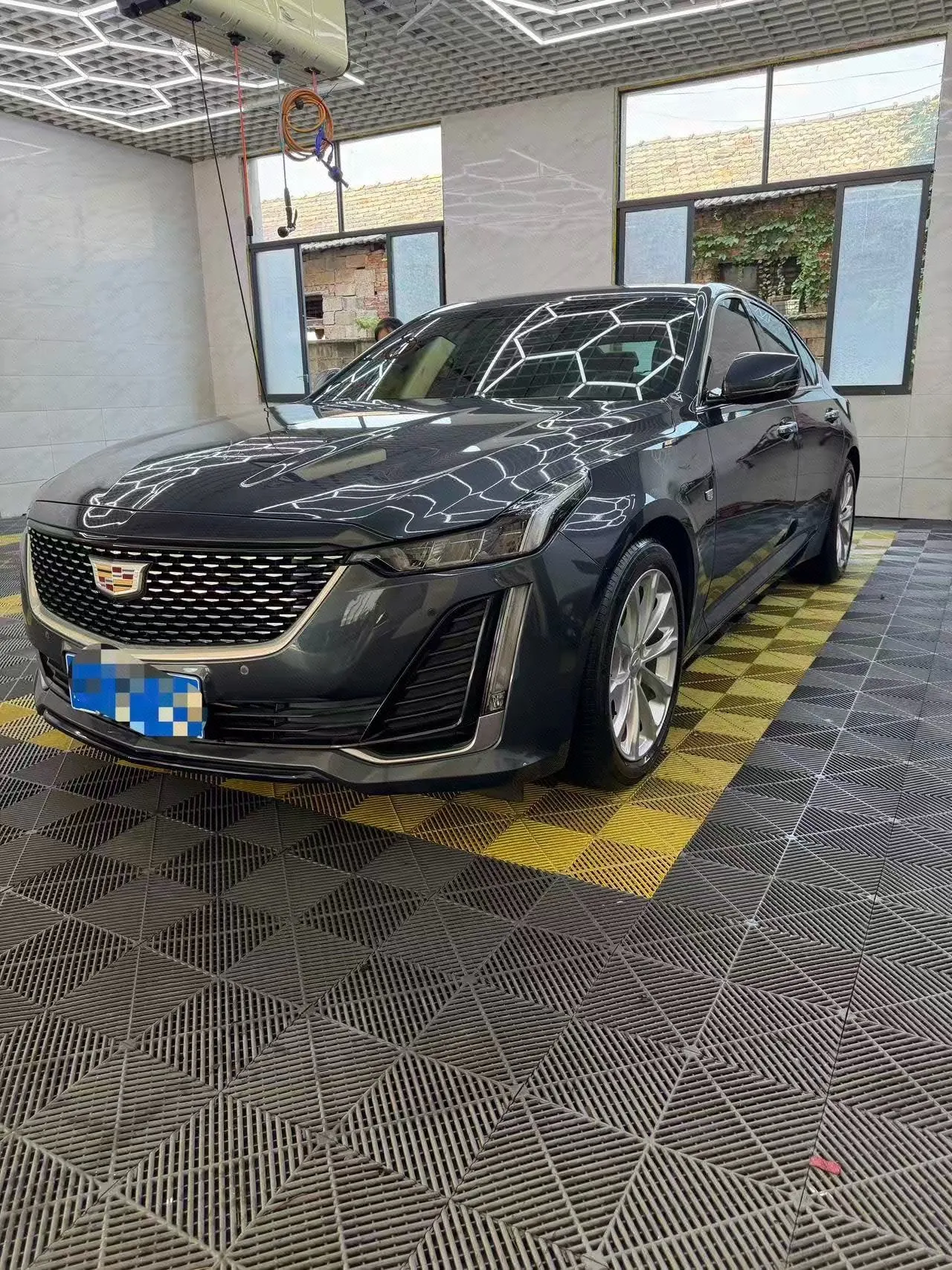 Открыть галерею: Cadillac 2022 CT5 2.0T 28T luxury automatic gear