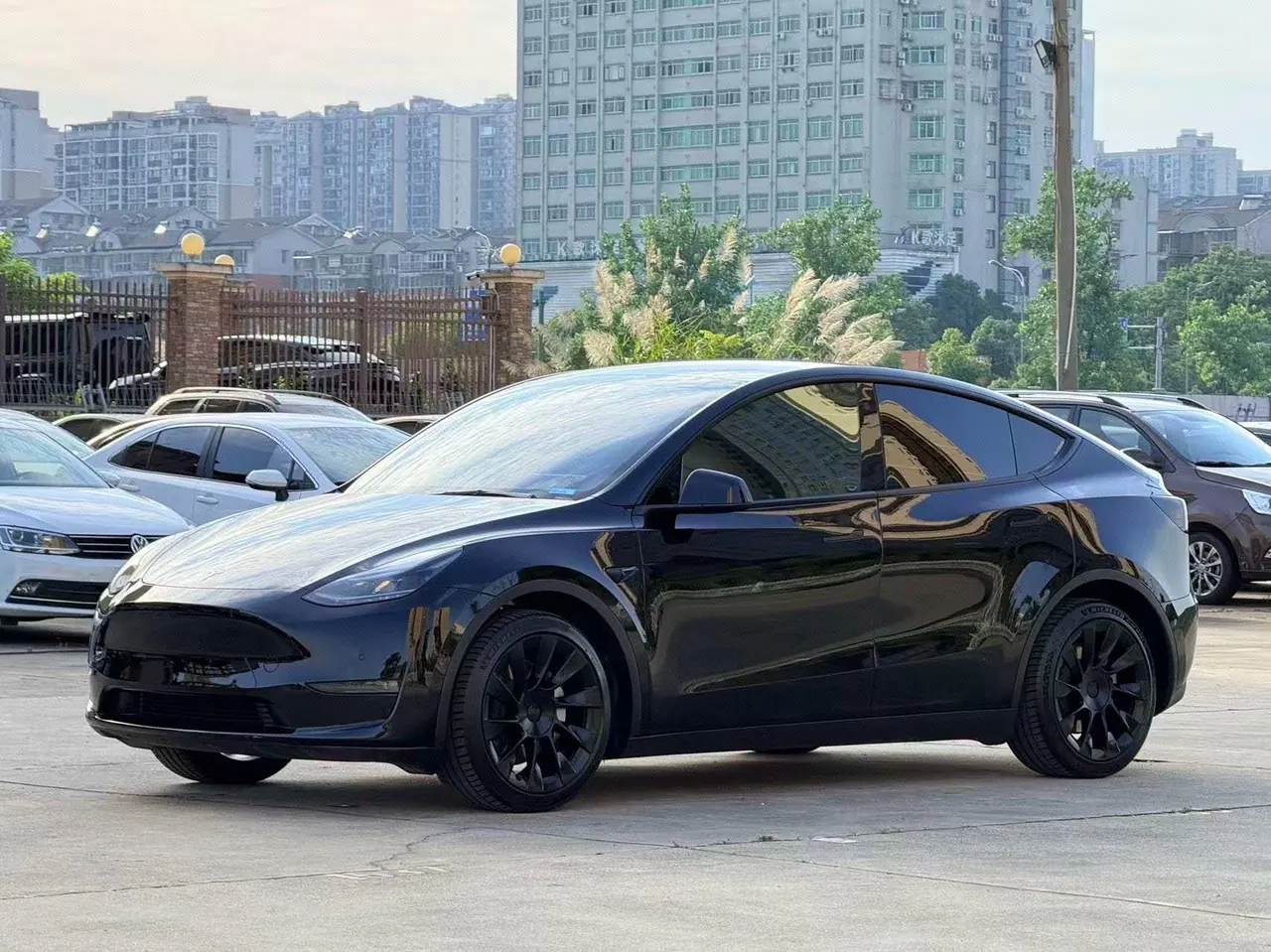 Открыть галерею: Tesla 2021 Model Y Standard Endurance Rear Drive Automatic Gear