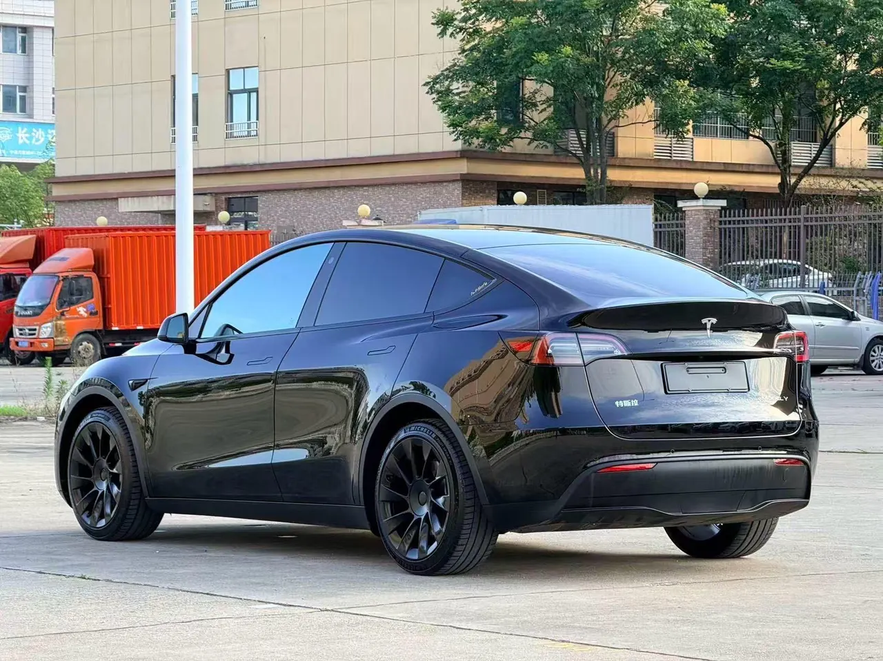 Tesla 2021 Model Y Standard Endurance Rear Drive Automatic Gear 3